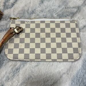 Fashion wristlet